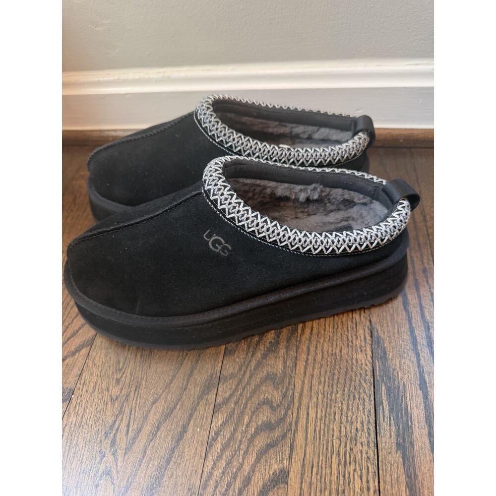 UGG Tazz Women's Platform Slippers / Slip On Clogs - Black, 8 EUC $180 MSRP